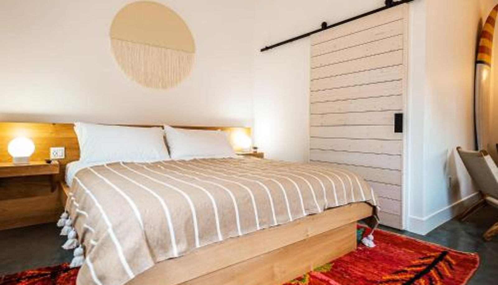 Info - Longboard Studio includes King Bed and Kitchenette