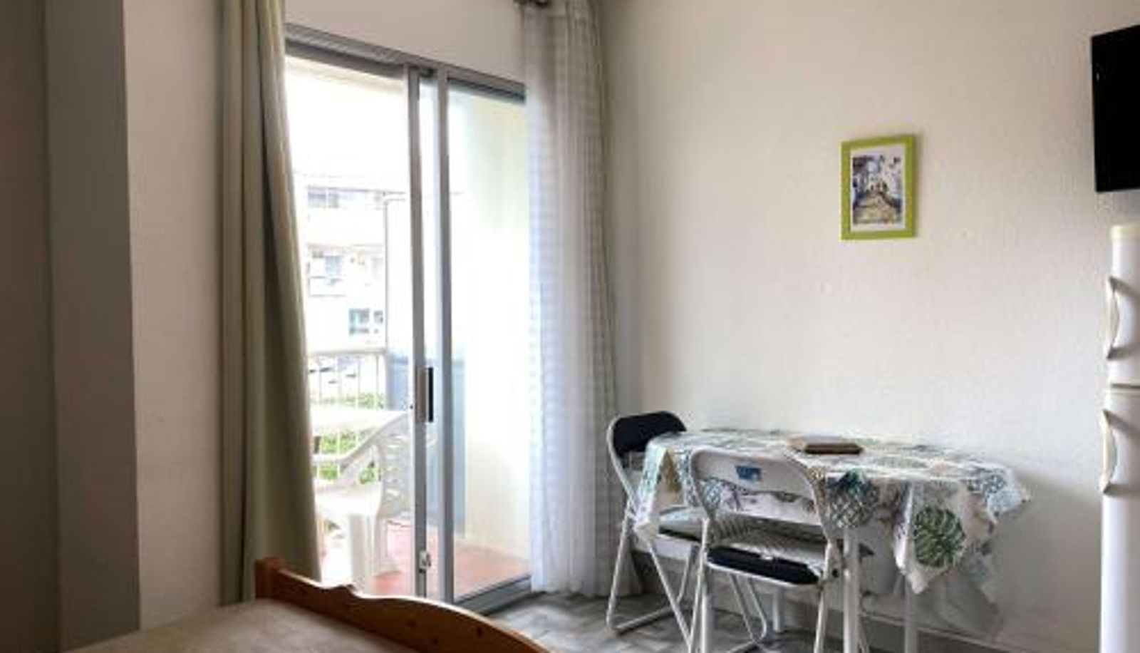 Chambre Standard - Studio Confortable avec Balcon et Wifi près du parc Charles de Gaulle à Balaruc-les-Bains - FR-1-553-37