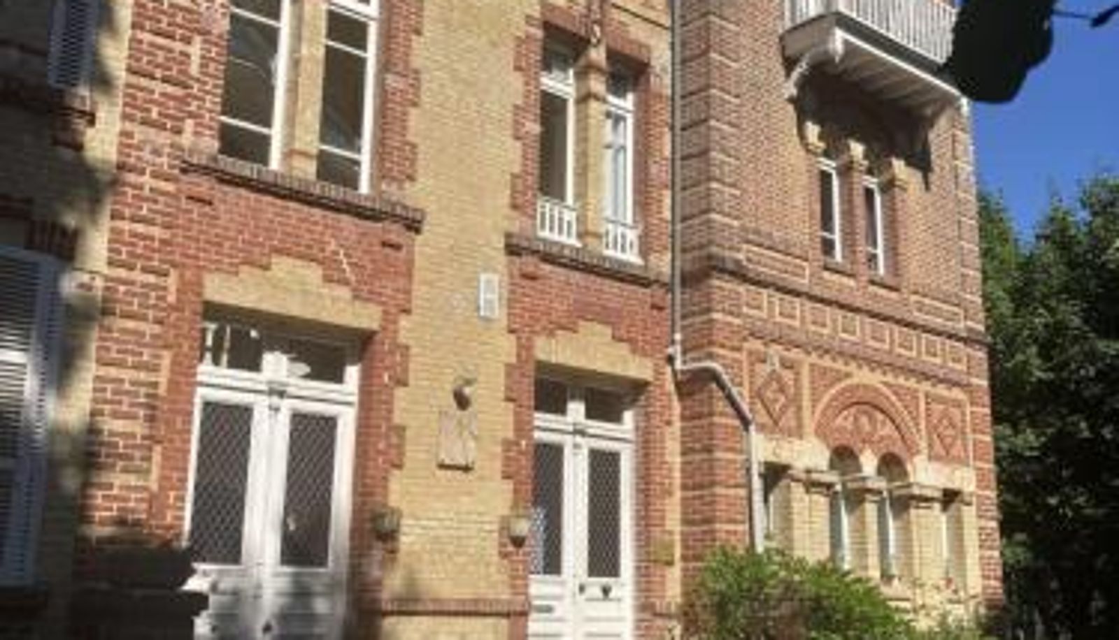 Info - Studio in a 19th century villa with parking