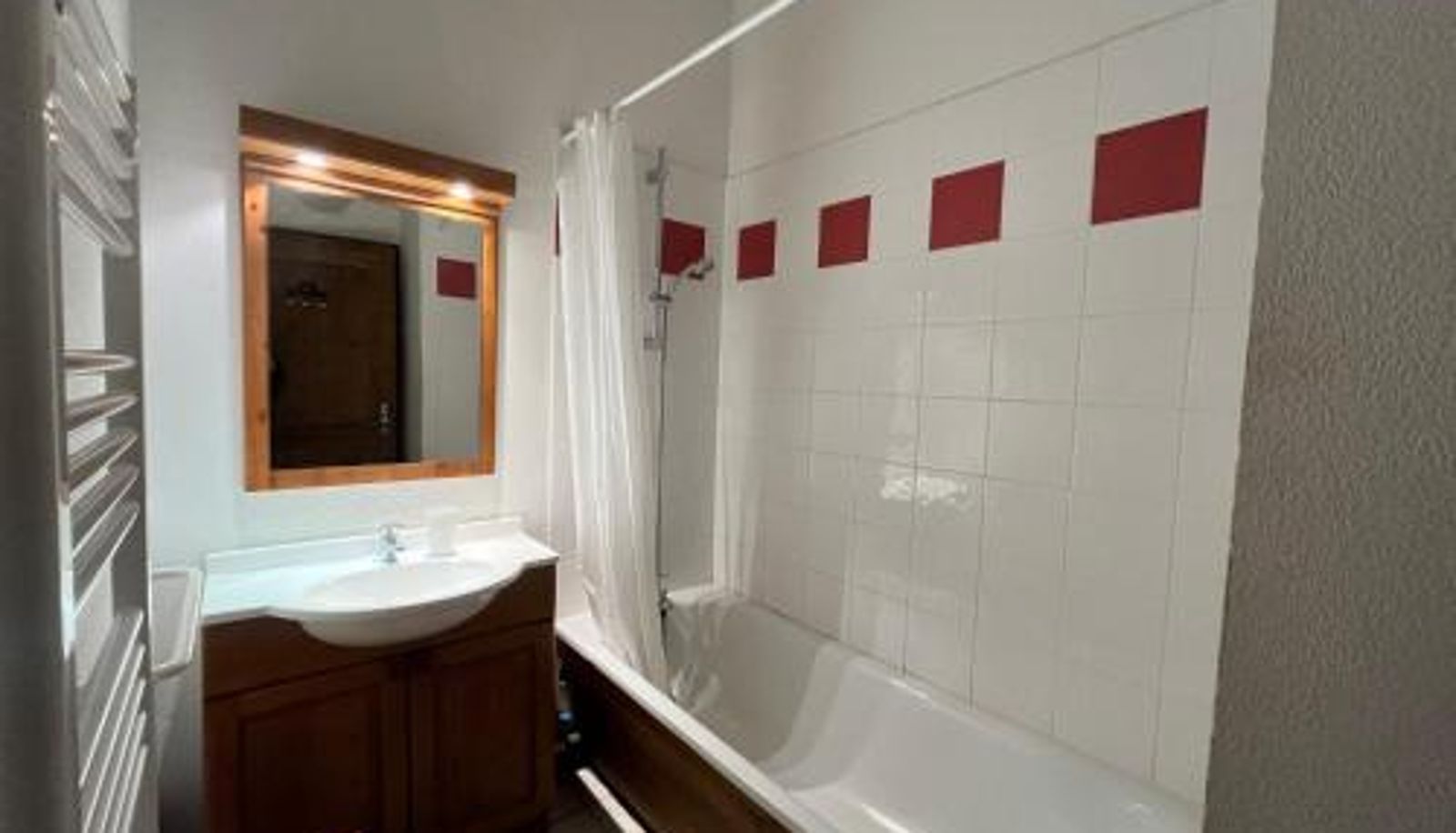 Standardzimmer - Chalet 3 chambres avec piscine et parking à Samoëns - FR-1-624-111