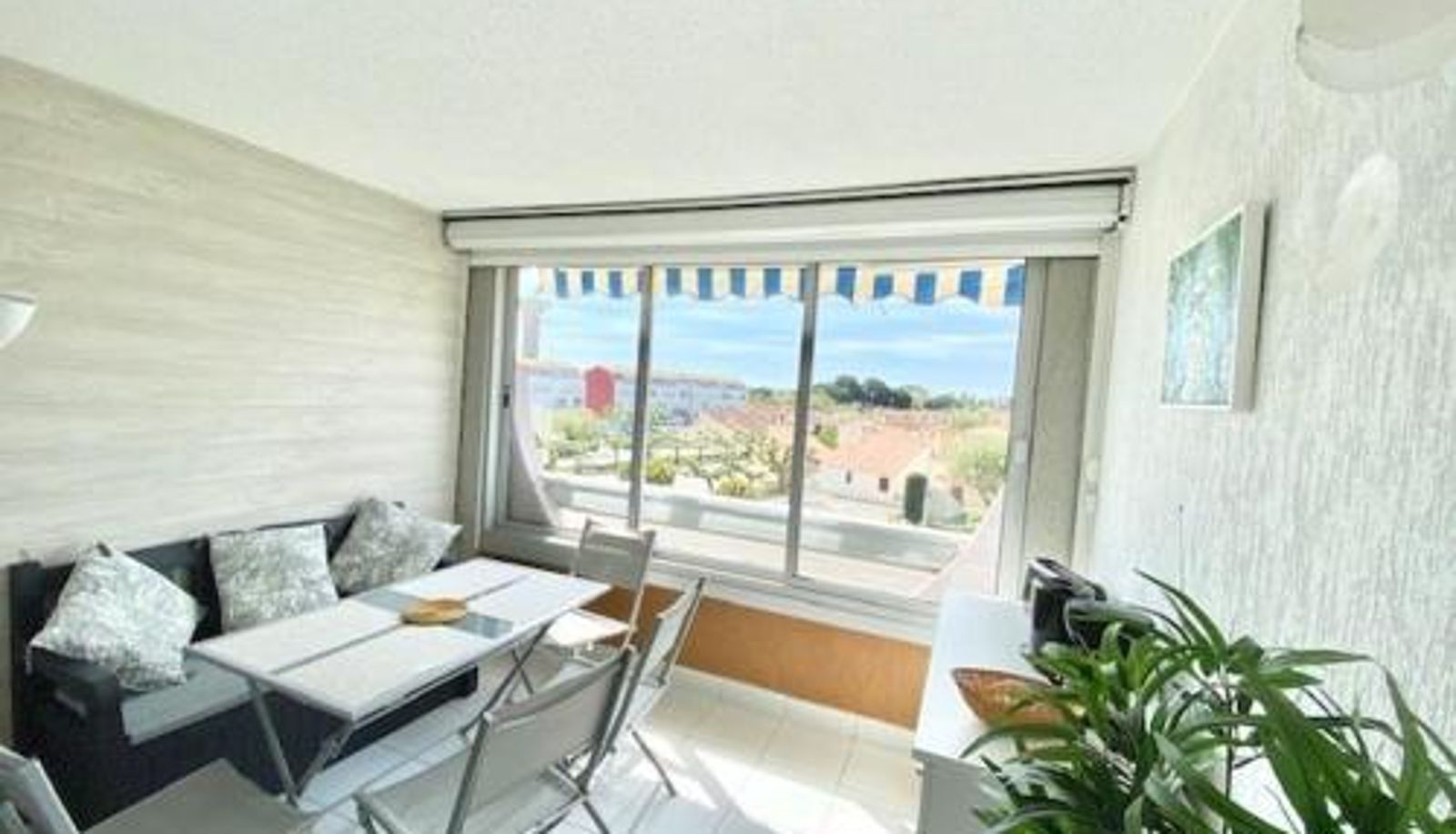 Info - STUDIO CABINE 4 PERSONNES + GARAGE