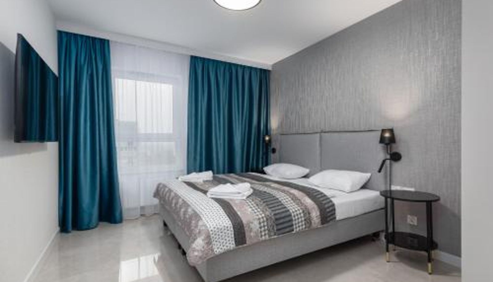 Kamer - Sun Towers Lux Apartments by Renters Prestige