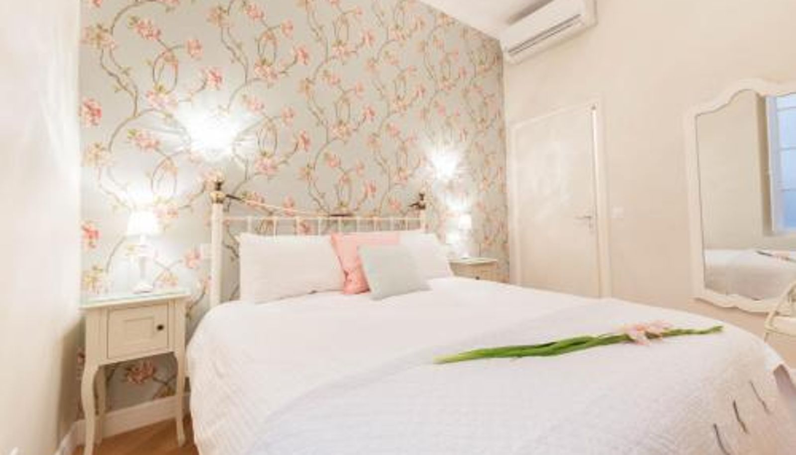 Apartment - stunning Nice holiday rental apartment  3 Bedrooms Sunlight Properties - Cristal - Old Town area