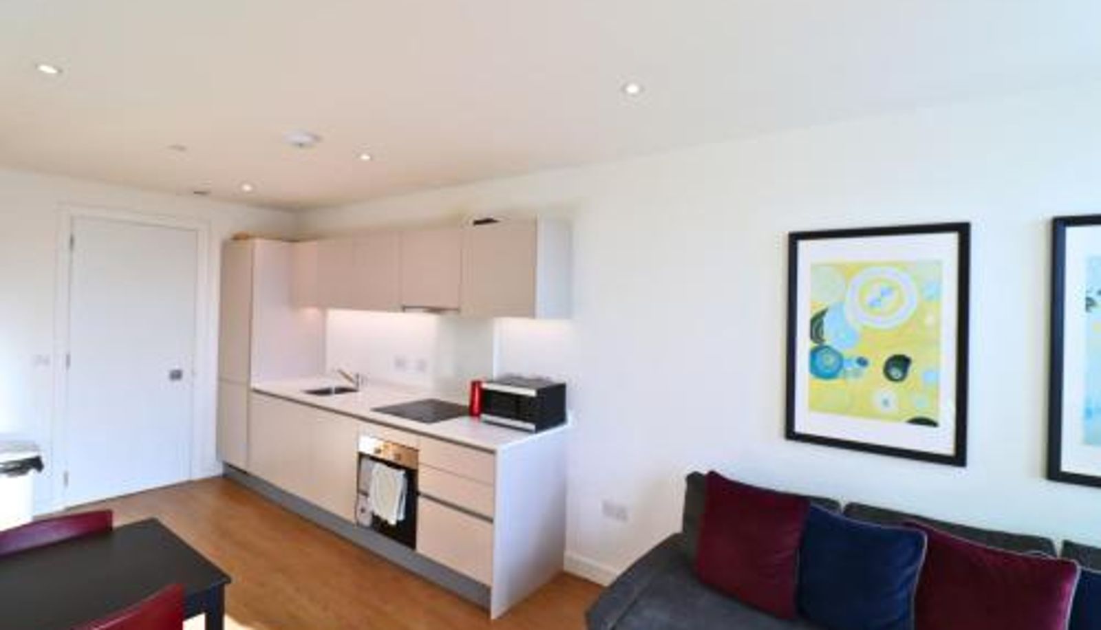 Küche - Bracknell RWH Spectacular Two Bedroom Apartment