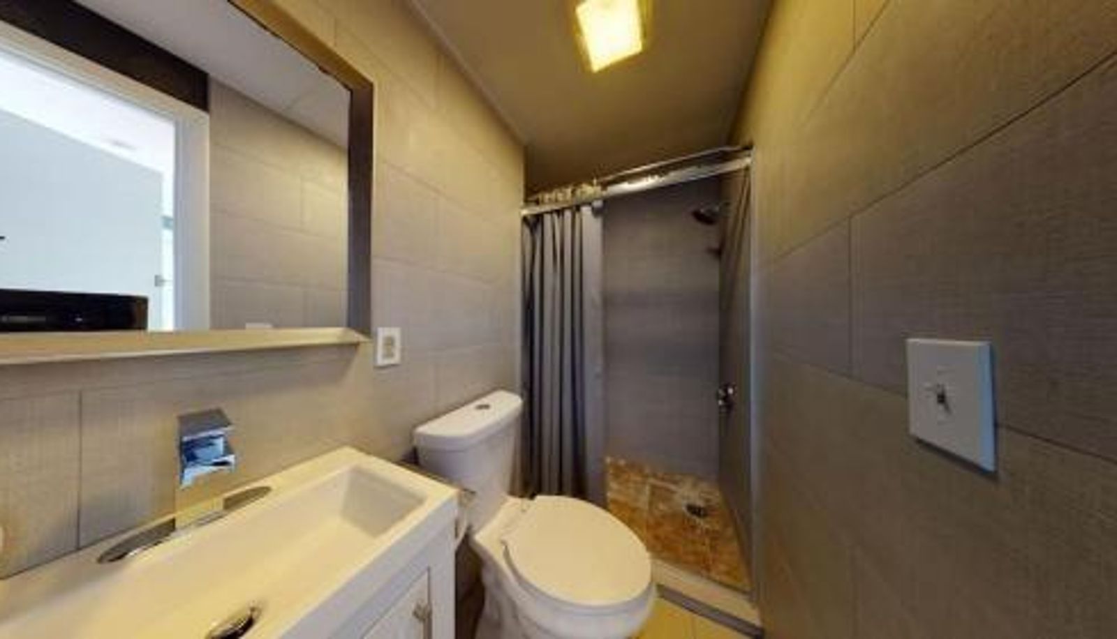 Camera standard - Walk Everywhere Sleeps 3 1-31 Excellent Location