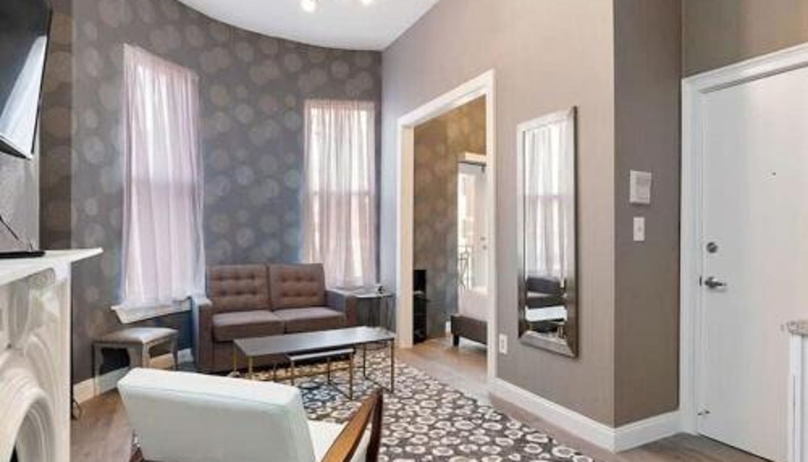 Camera standard - Walk Everywhere Sleeps 3 1-31 Excellent Location