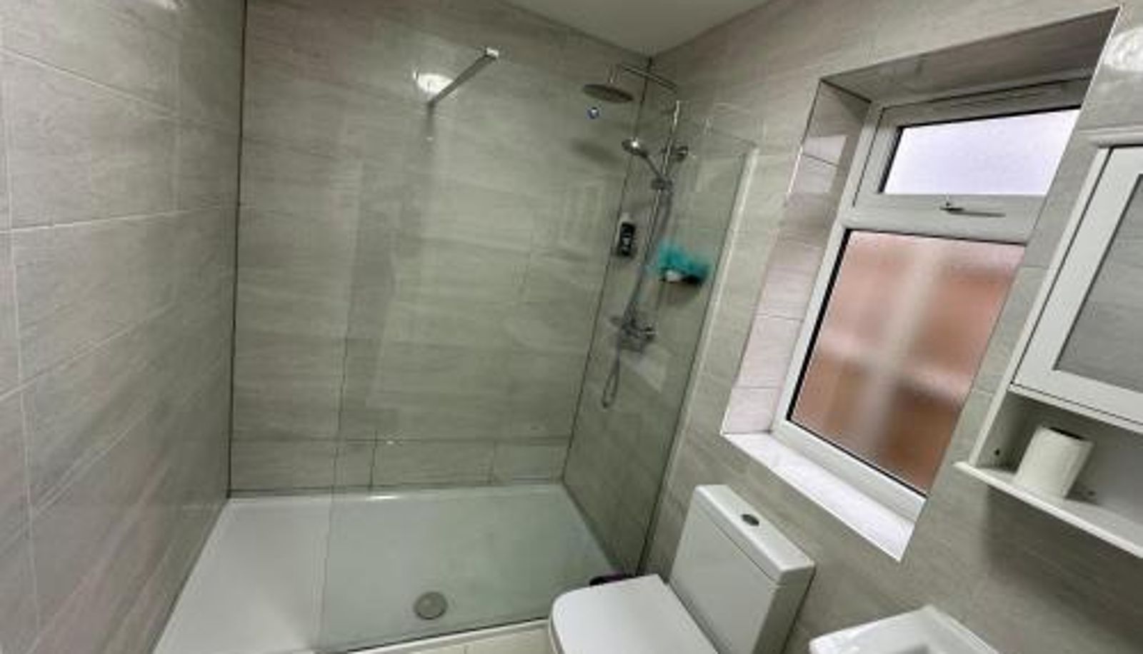 Apartamento - Separate One Bedroom Large Apartment in Slough
