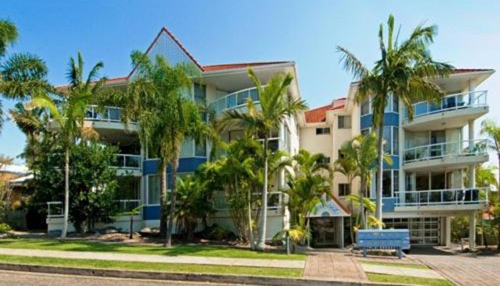 Info - 17 Owen Street Mainsail 10