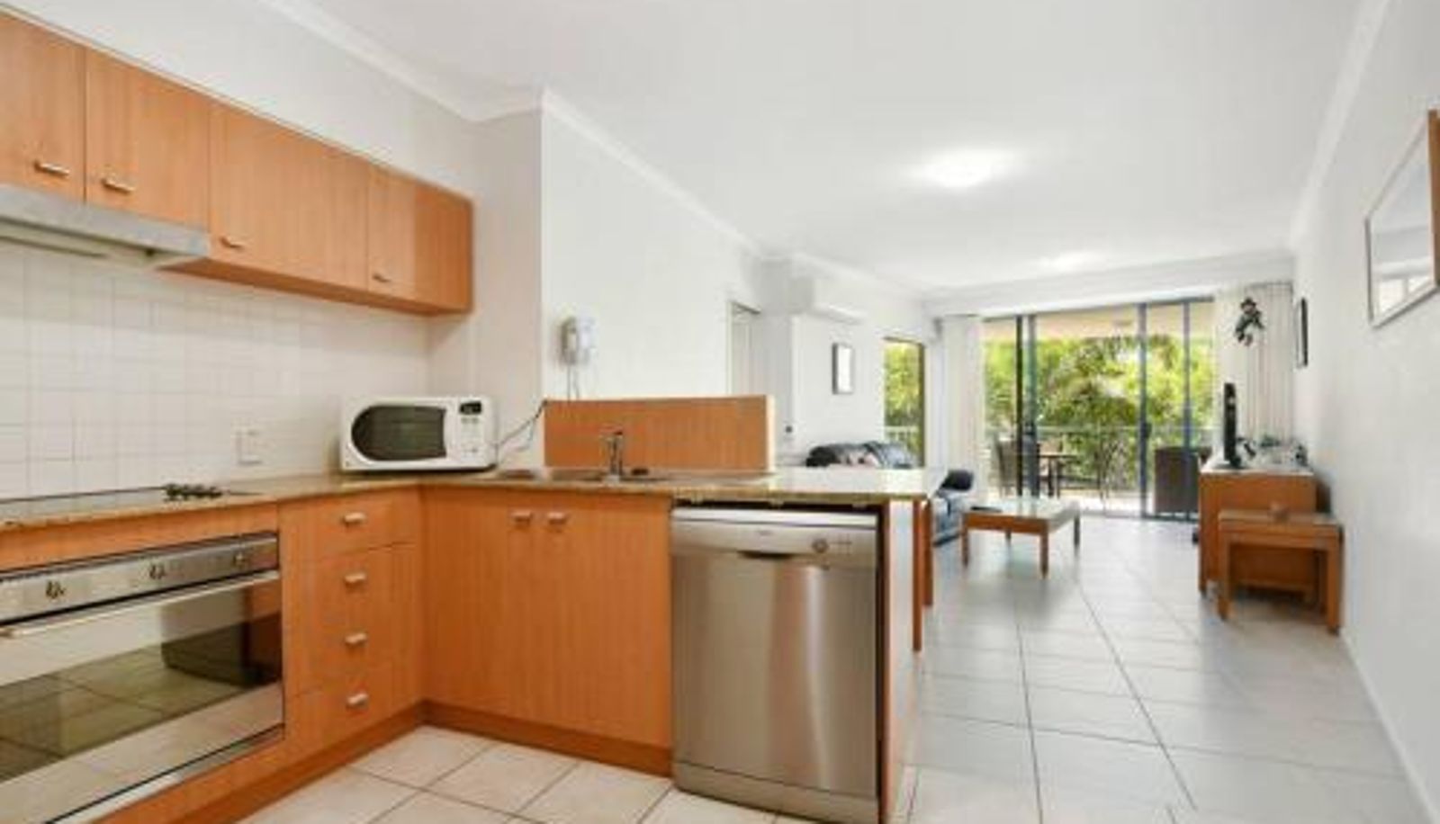Apartment - Beachside 1-Bedroom Apartment -Alex and Mooloolaba