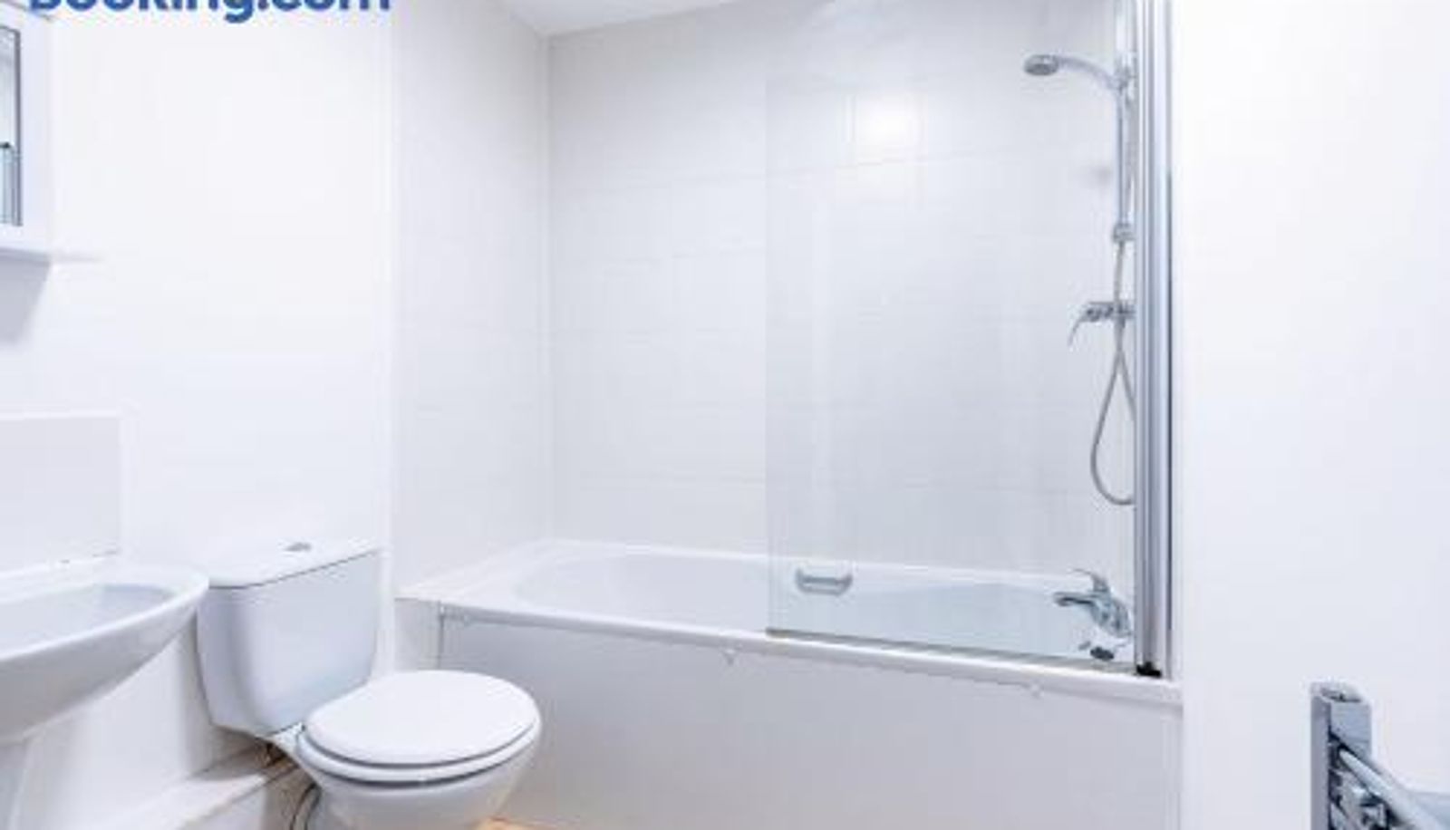 Apartment - Apartment with Central Accommodation & Super Fast Wifi- Ideal for Leisure Contractors