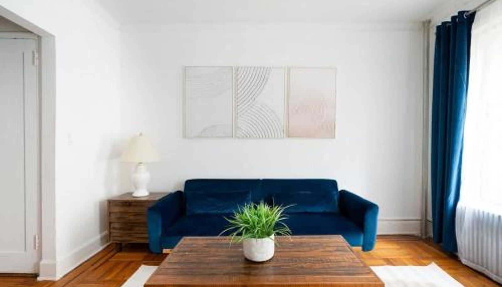 Camera standard - 61-2A Large 1BR in Upper East Side