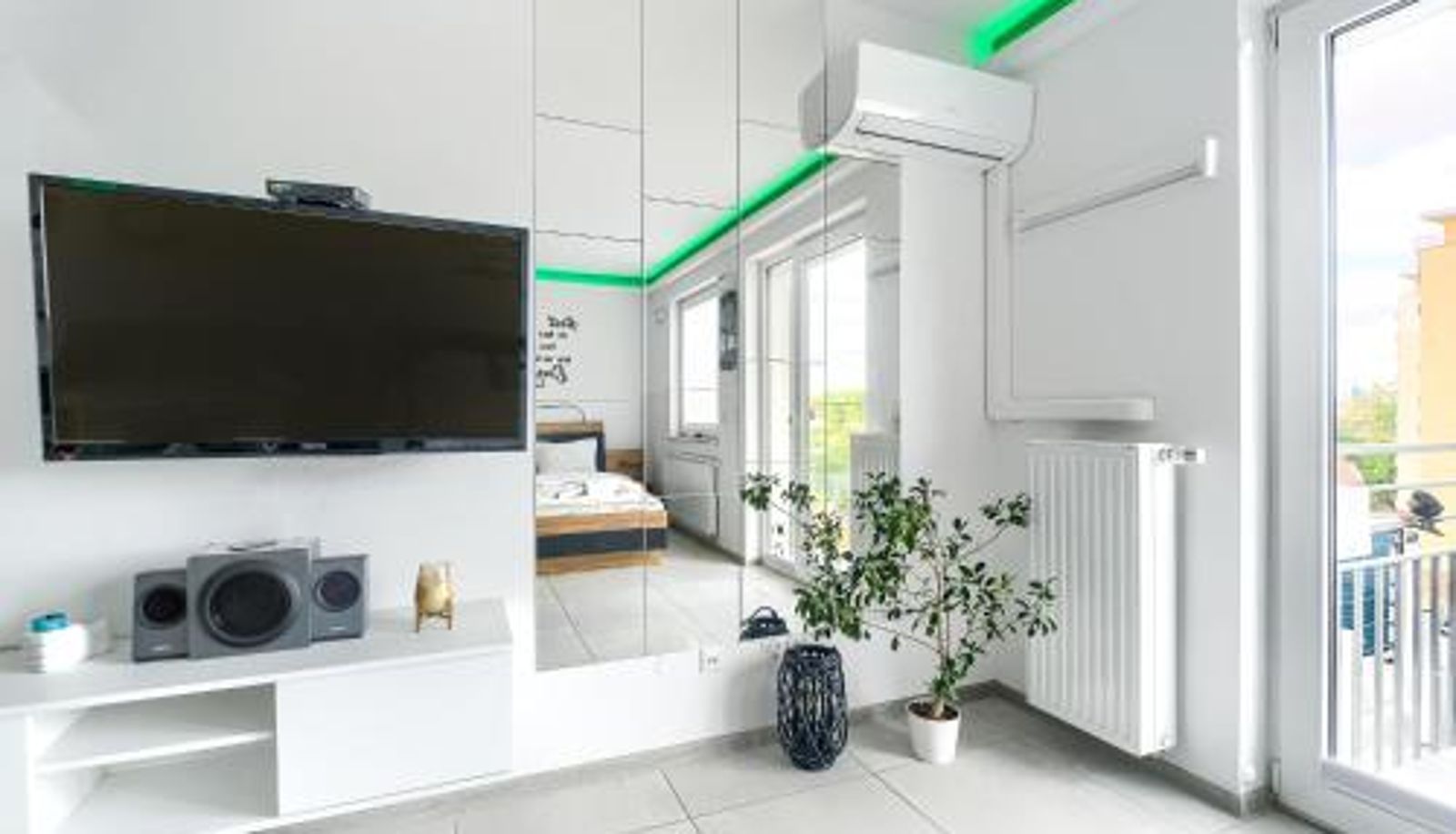 Apartment - Good Day Apartments- private parking new town