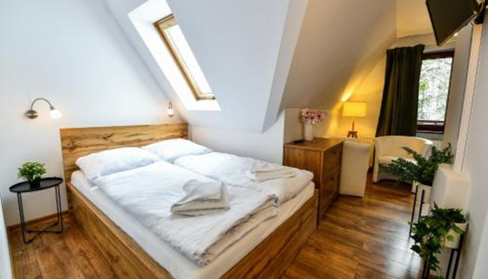 Room - RentPlanet - Apartamenty Bulwary Słowackiego