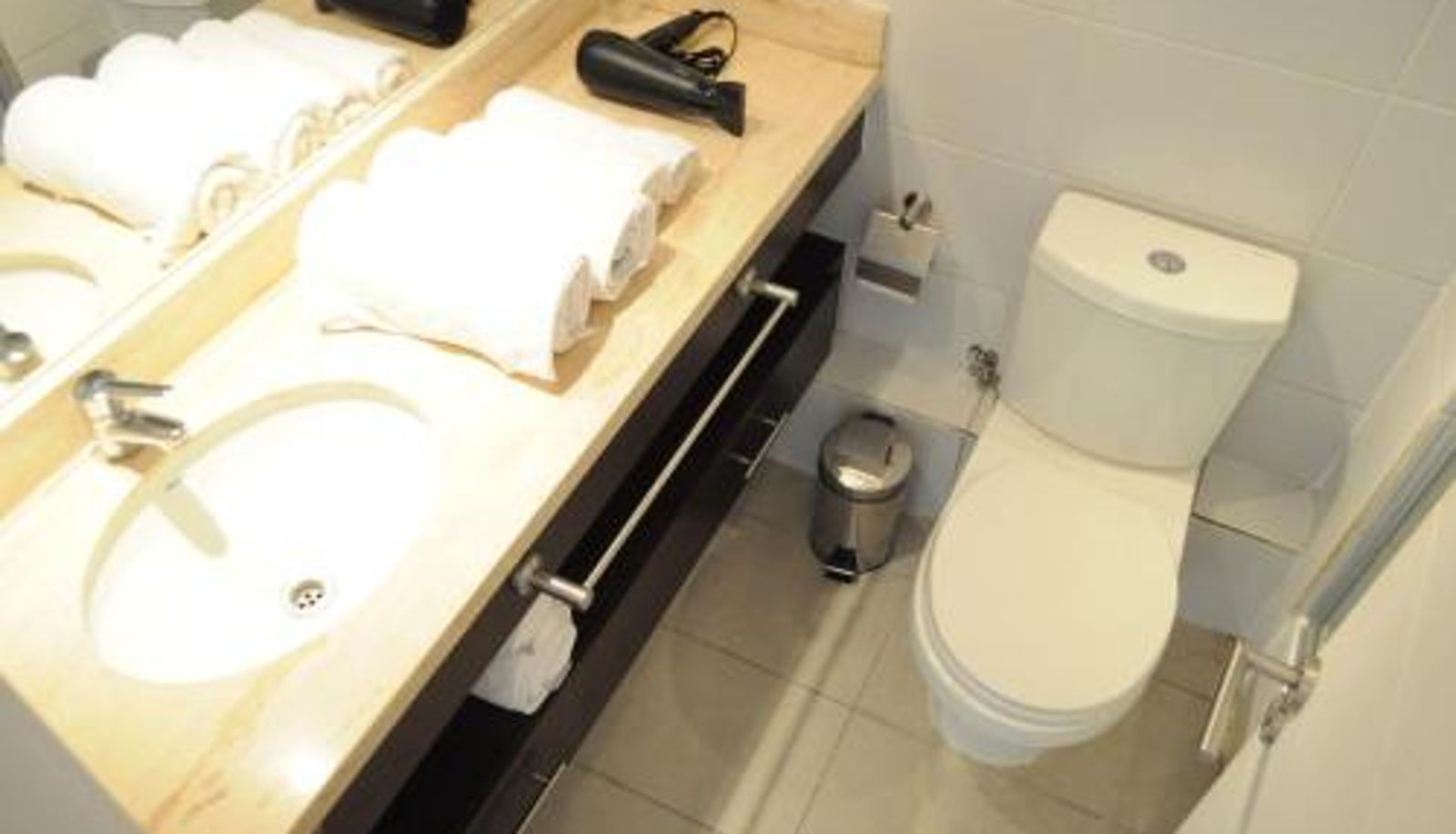 Badezimmer - Kennedy Apartments Los Militares