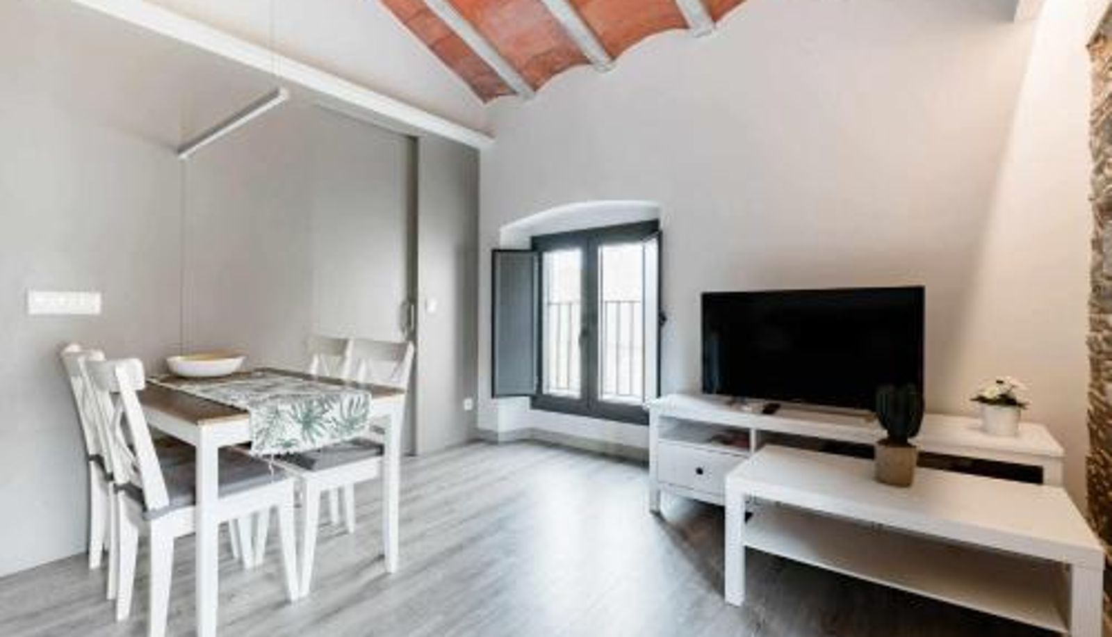 Chambre Standard - Revitalized Apartment in Historical Building
