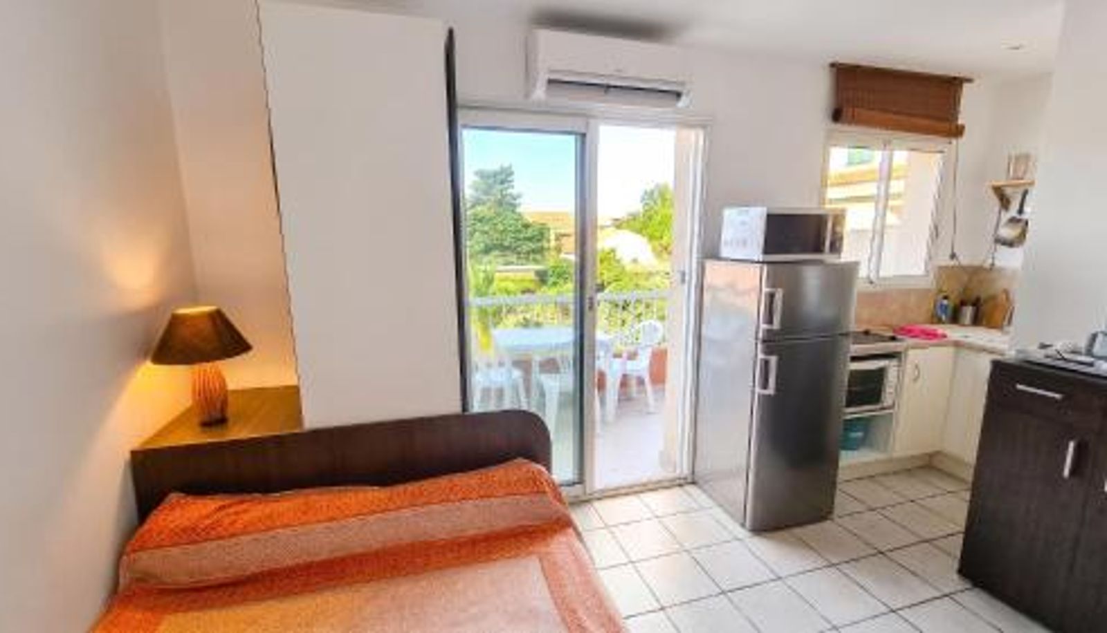 Pokój - Studio charmant avec balcon à Hyères - 20 m² - Vue sur jardin