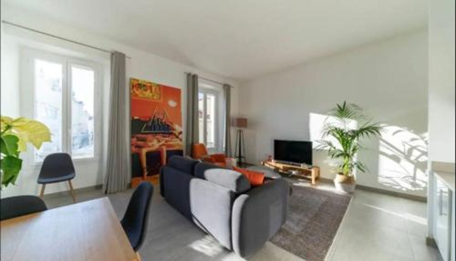 Info - AMAZING & MODERN 2-Bedrooms