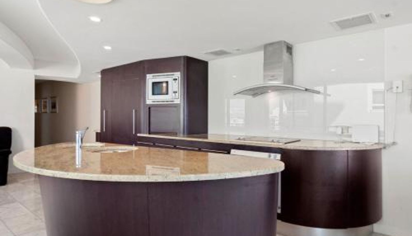 Keuken - Sirocco 408 by G1 - Two Bedroom Oceanview Unit