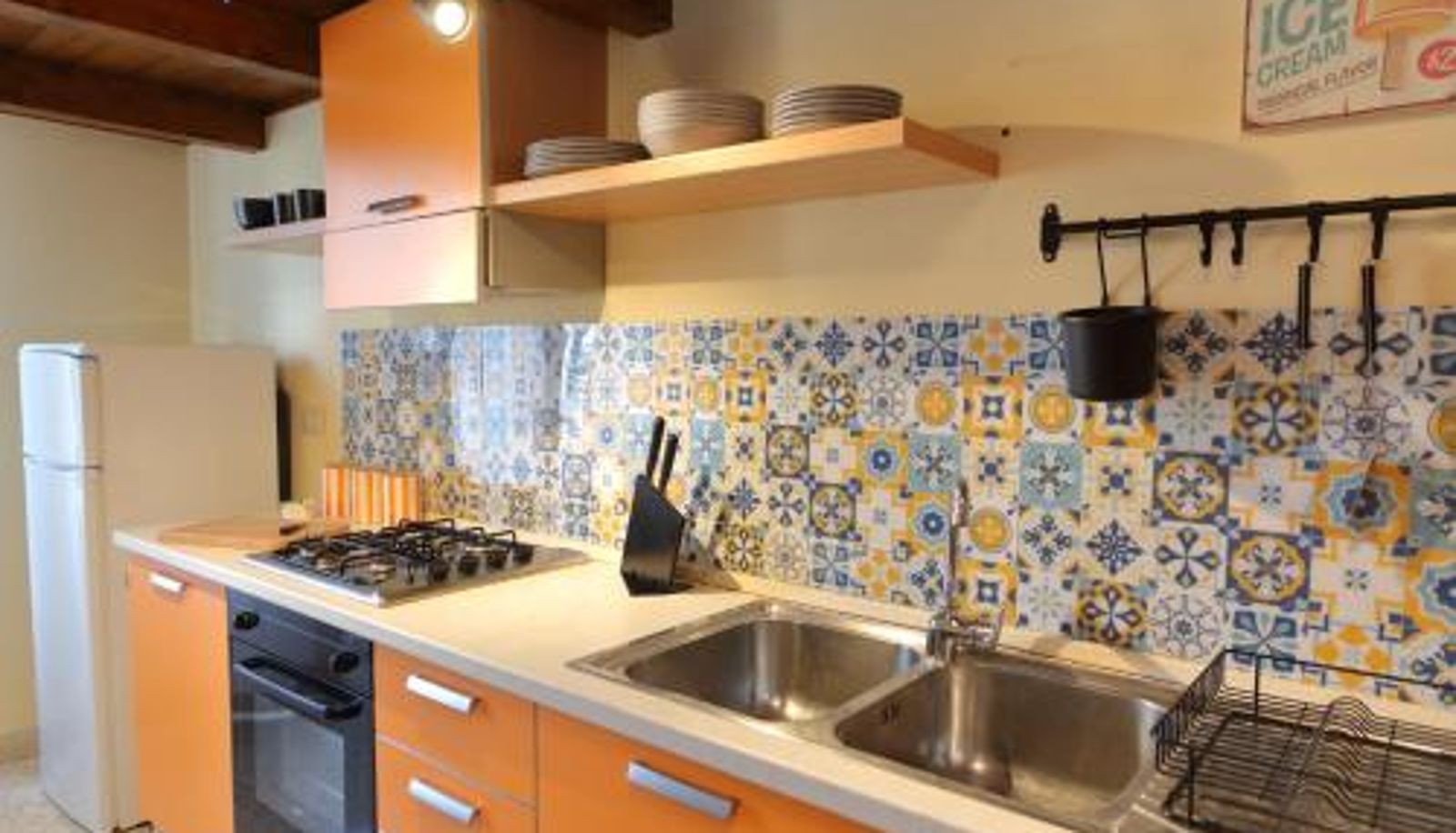 Kitchen - Sunny Flat - SELF Apartments