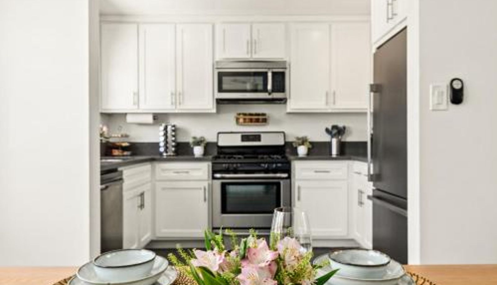 Apartment - Spacious Coastal Apartment in a Colorful Community - NRP22-00590