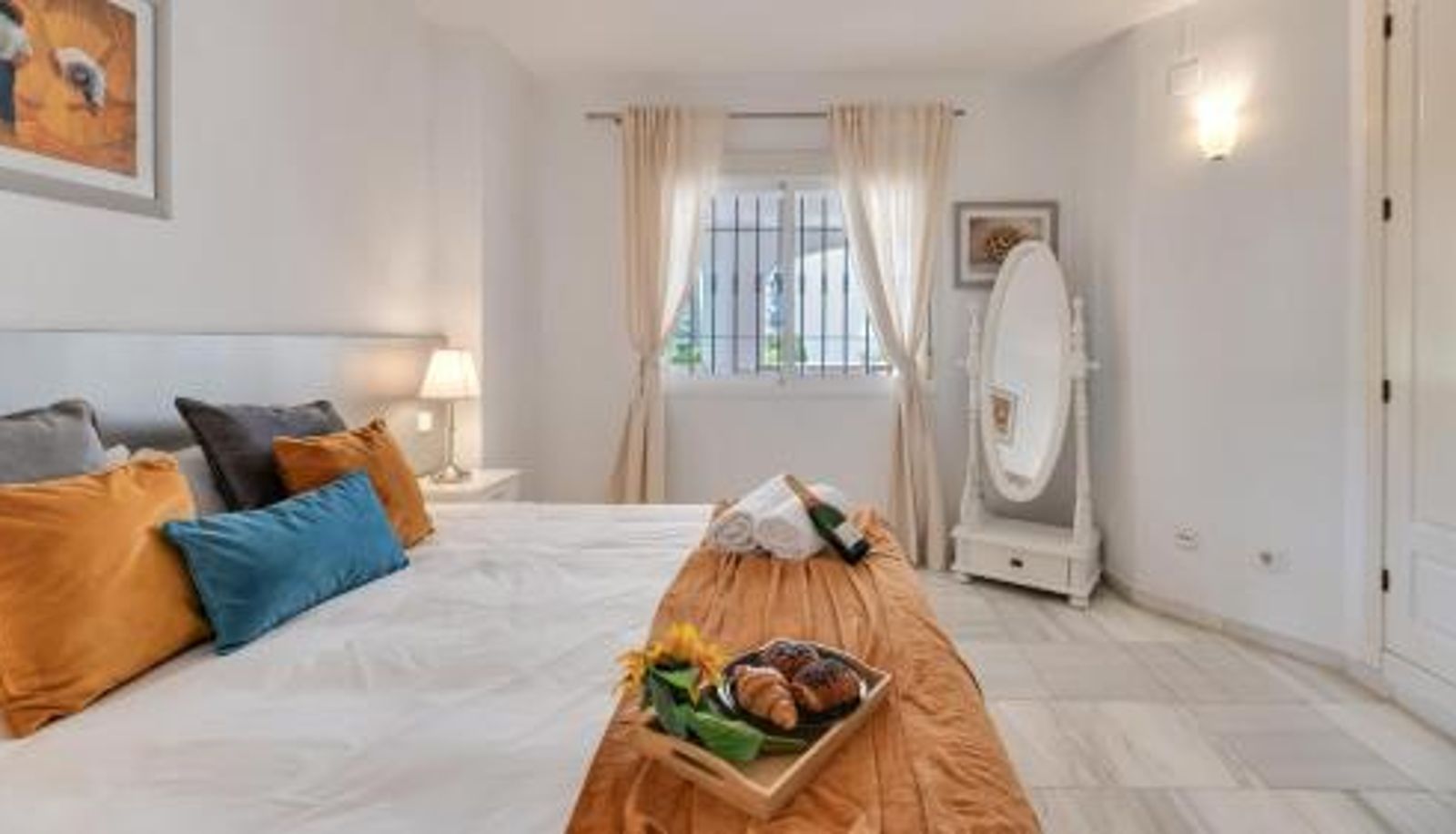 Apartment - Mediterranean Hidden Treasure At Puerto Banus