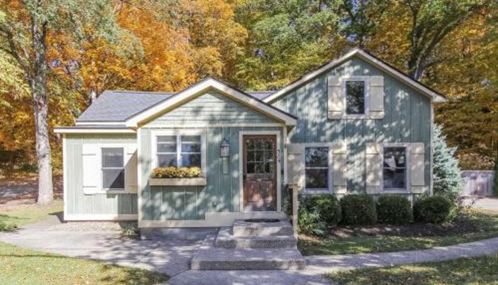 Info - Nightingale apt with hot tub walk to Saugatuck