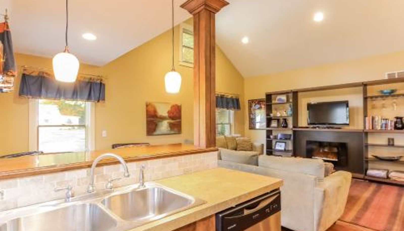 Info - Nightingale apt with hot tub walk to Saugatuck