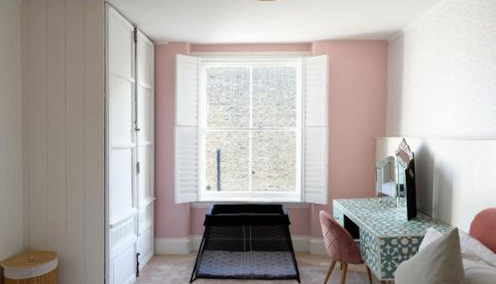Apartment - Entire Home - Classic Chelsea Town House Maisonette