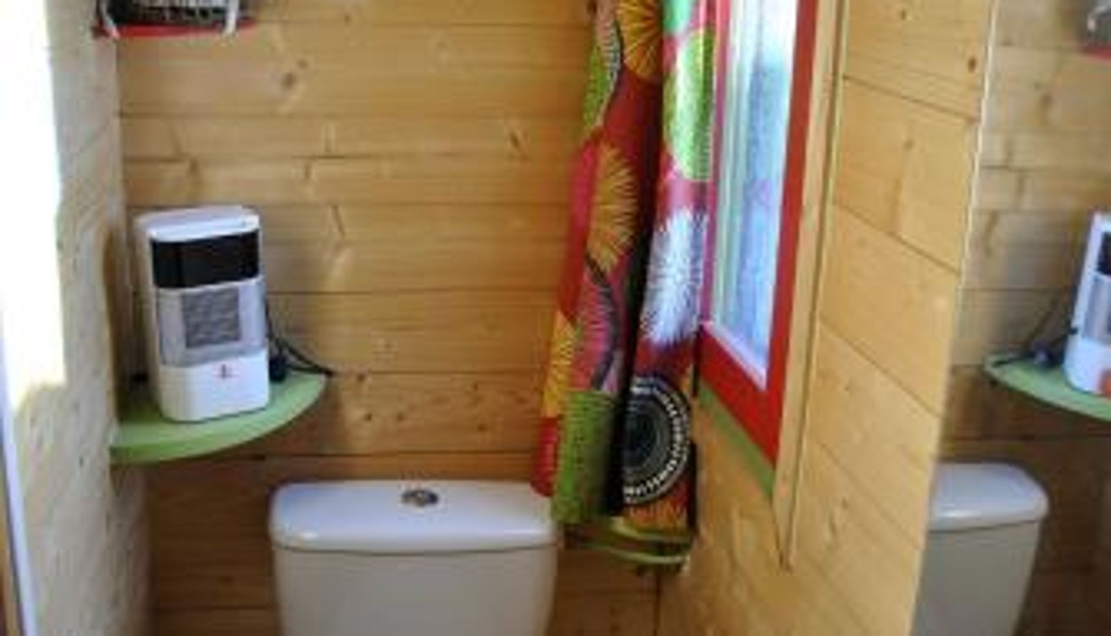Badezimmer - Chambre d'hôte dans Roulotte aménagée tout confort Kitchenette SDB La Fée Favie