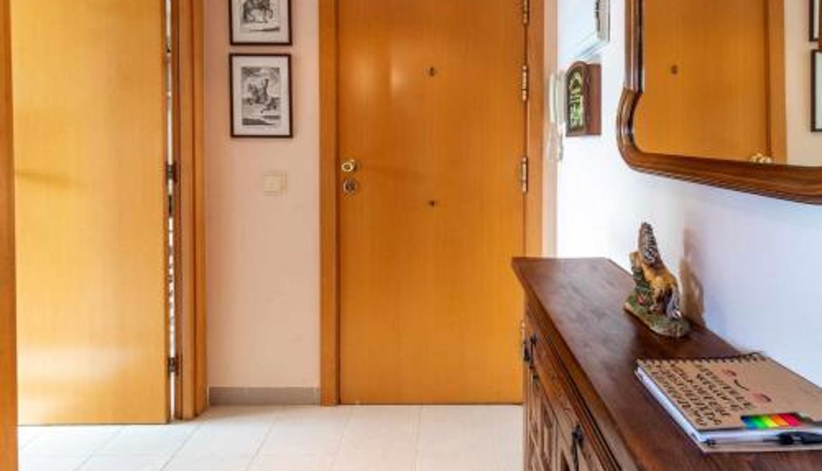 Habitación estándar - ascensor y parking Canigó Piso con wifi