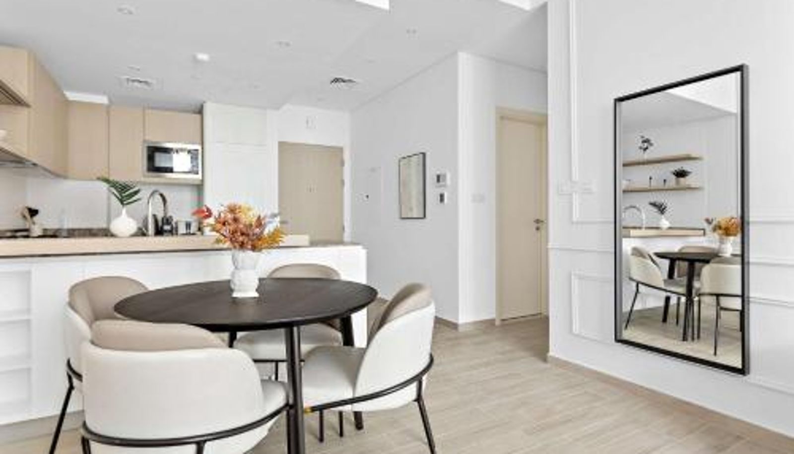 Appartement - Silkhaus Brand New 1BDR in JVC with Pool & Gym Access
