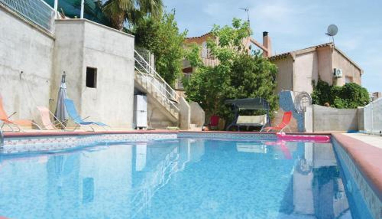 Pool - Pet Friendly Apartment In Talasani