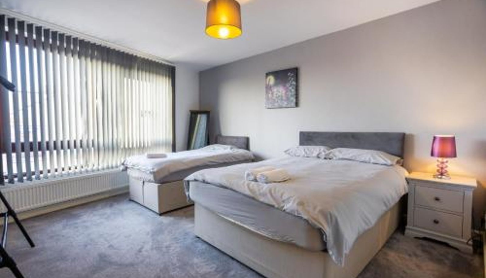 Kamer - Hanham Rd Central Location Long Stay Sleeps 9 by ShortStayUK