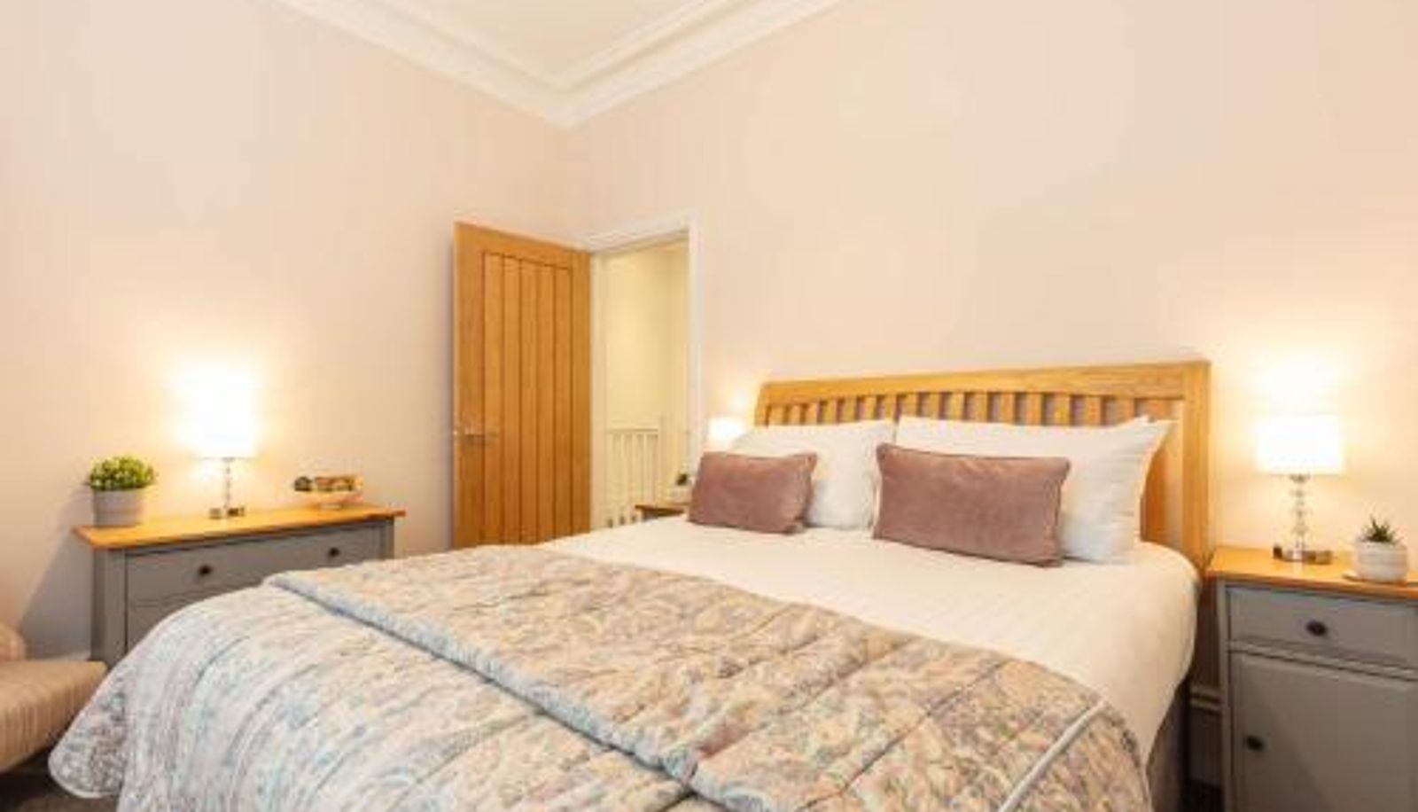 Información - Host & Stay - North View