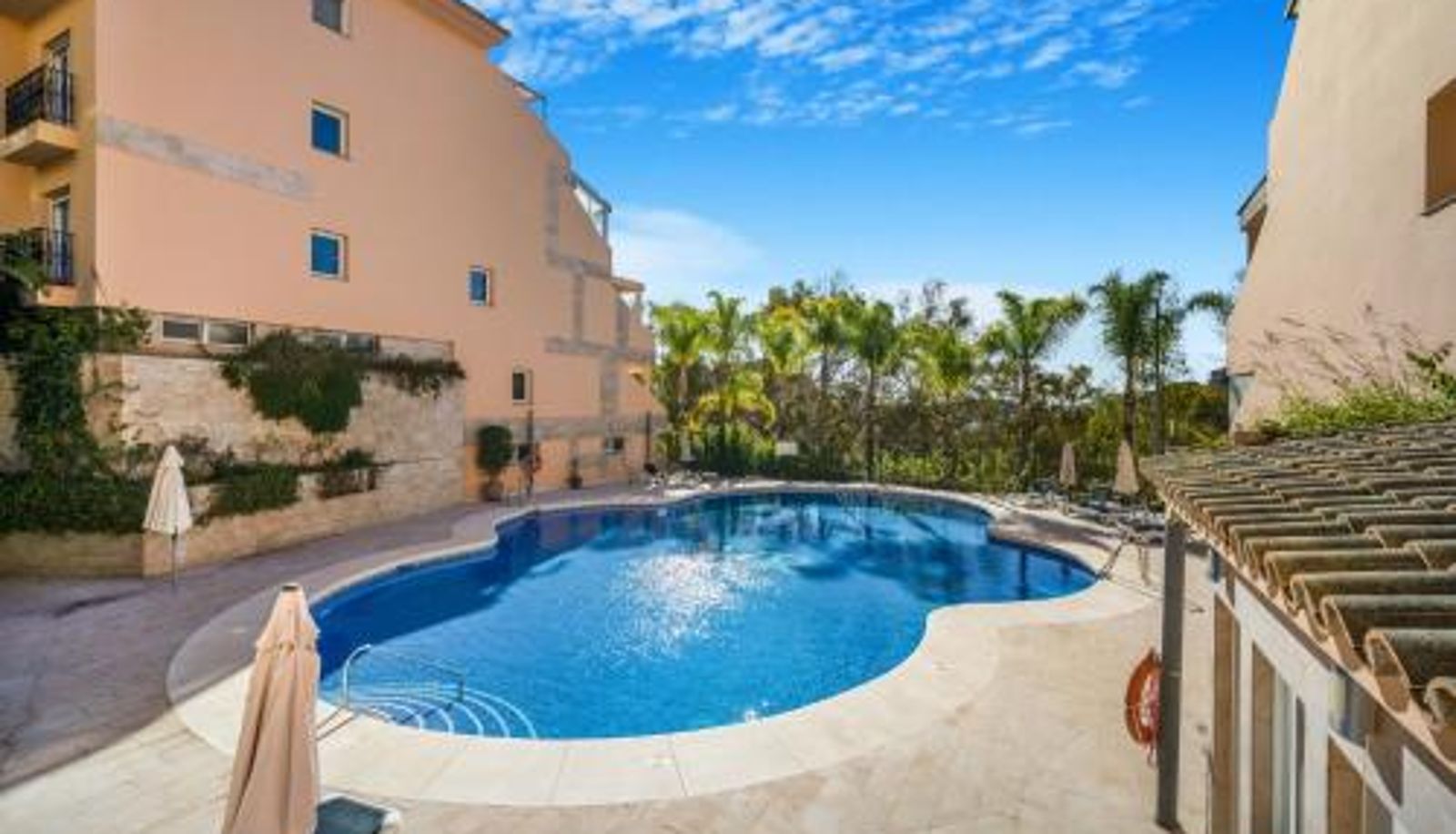 Piscina - Vista Real - 1 Bedroom Apartment by Finest Rentals
