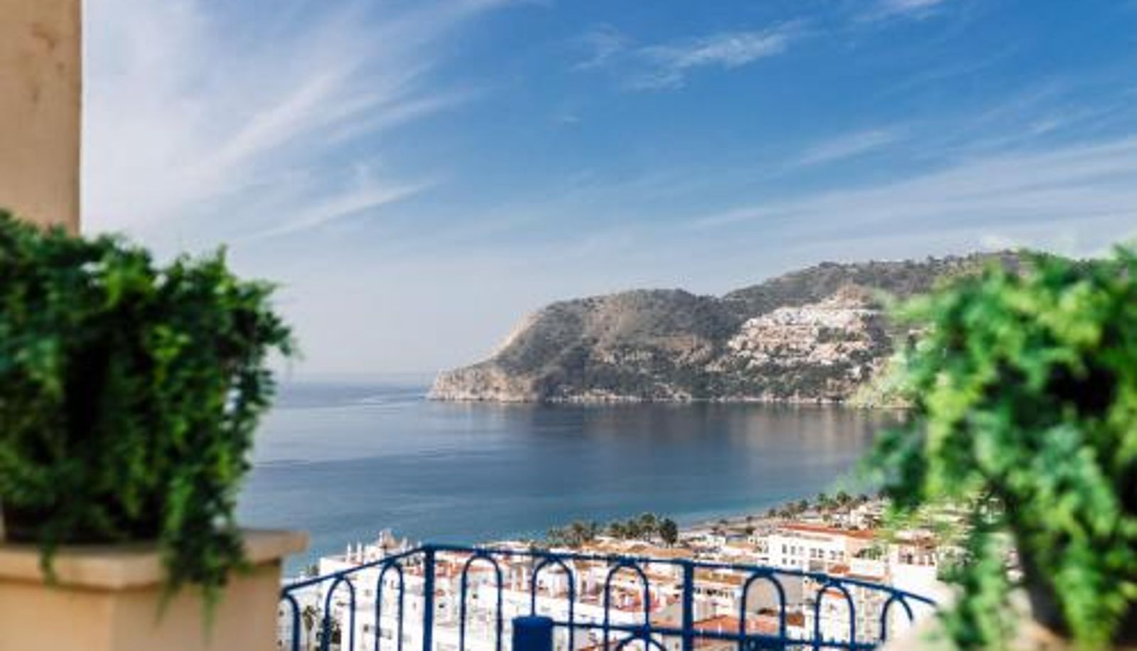 Terraza - Blue Nautico - penthouse with stunning views of La Herradura