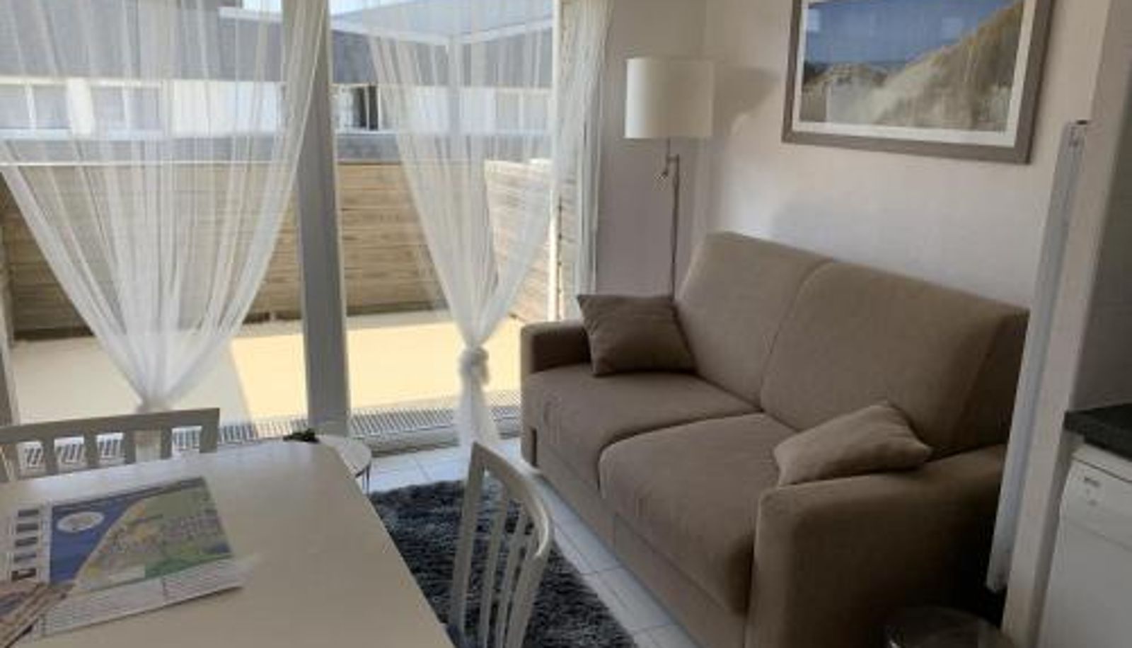 Info - Appartement proche plage avec parking et balcon - FR-1-482-102