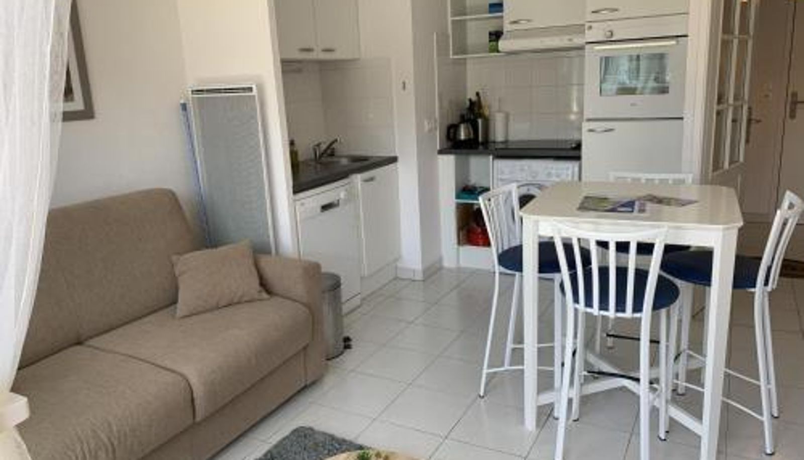 Info - Appartement proche plage avec parking et balcon - FR-1-482-102