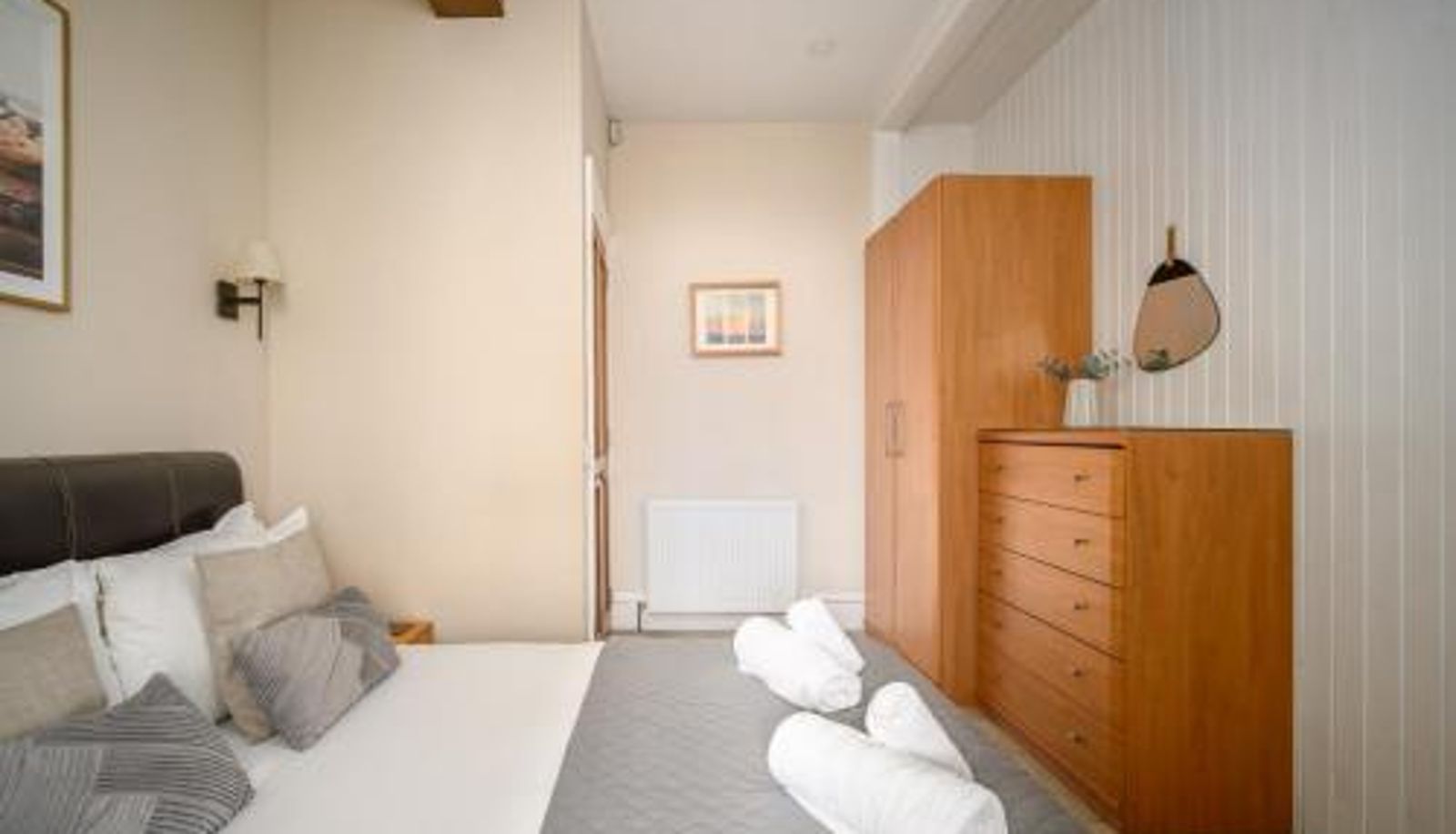 Camera - Stylish & Central 2BR Stockbridge Gem