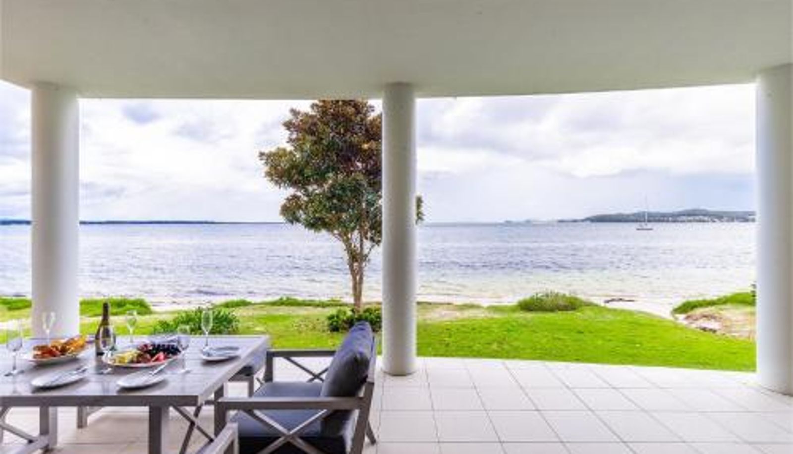 Terras - 163 Soldiers Point Rd - waterfront stunning unit Seaview Splendour 2