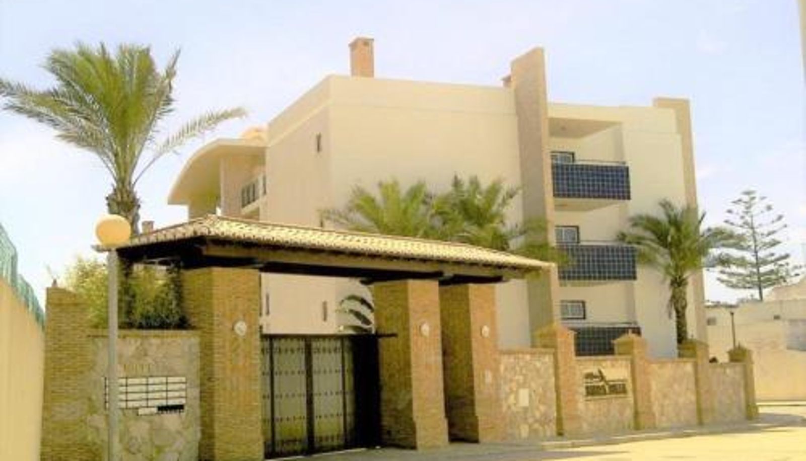 Apartment - em condominio  Luxuoso T2 frente praia LGS65T2