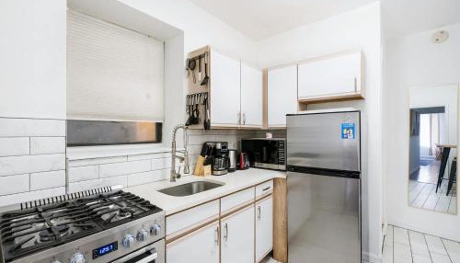 Camera standard - 428-2E Newly furnished 2BR Prime Midtown sleeps 5