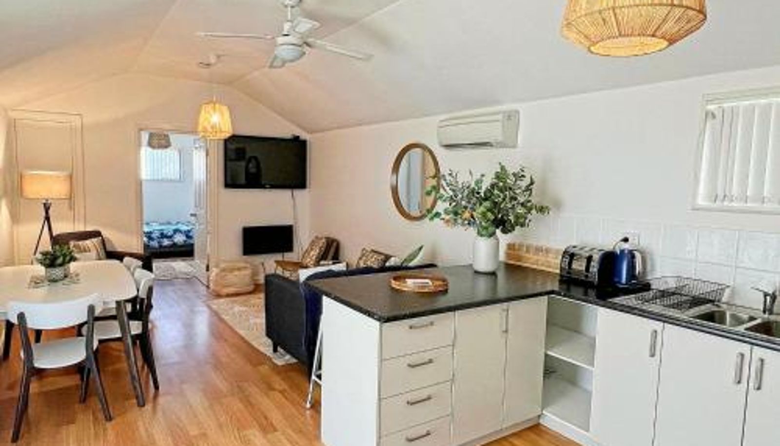 Apartment - Sea Salt at Stansbury Apartment 3