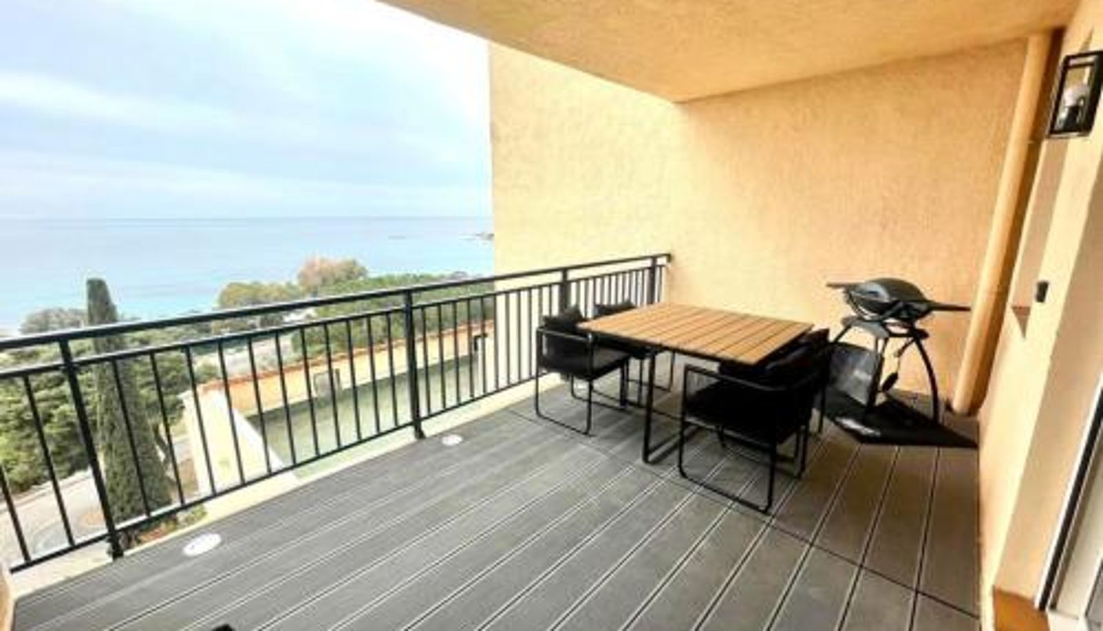 Camera standard - Nice And Bright 60 M With Terrace View On The Sea