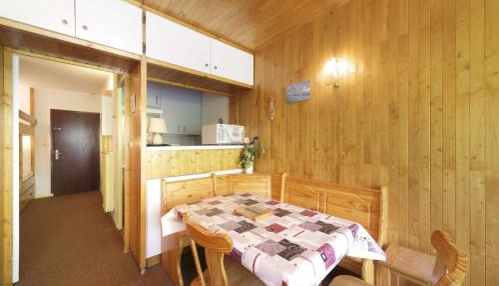 Standard room - Studio 6 personnes pied des pistes avec balcon et vue montagnes - FR-1-400-28