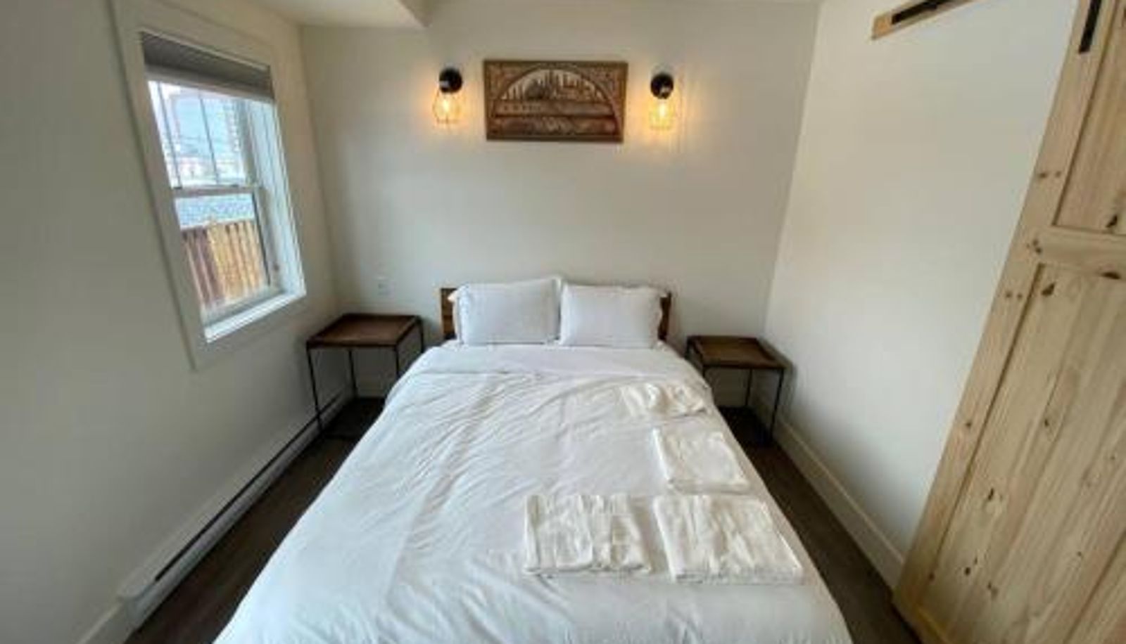 Apartament - Lovely 1 Bedroom Condo with Free Parking And Balcony