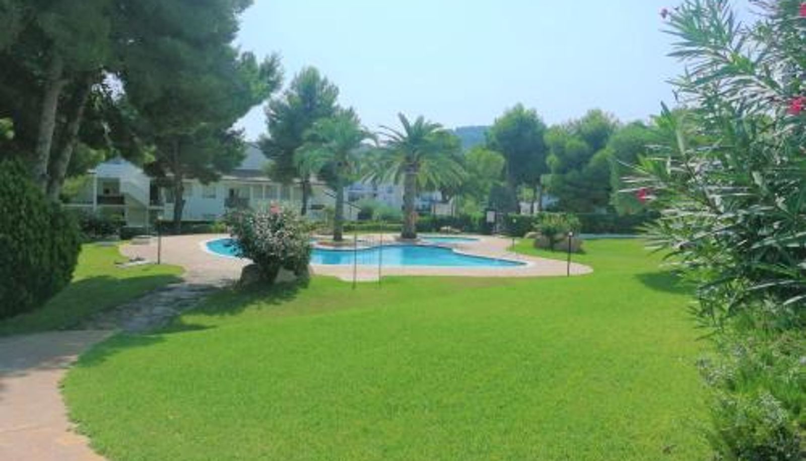 Pool - Font Nova F-1 LEK