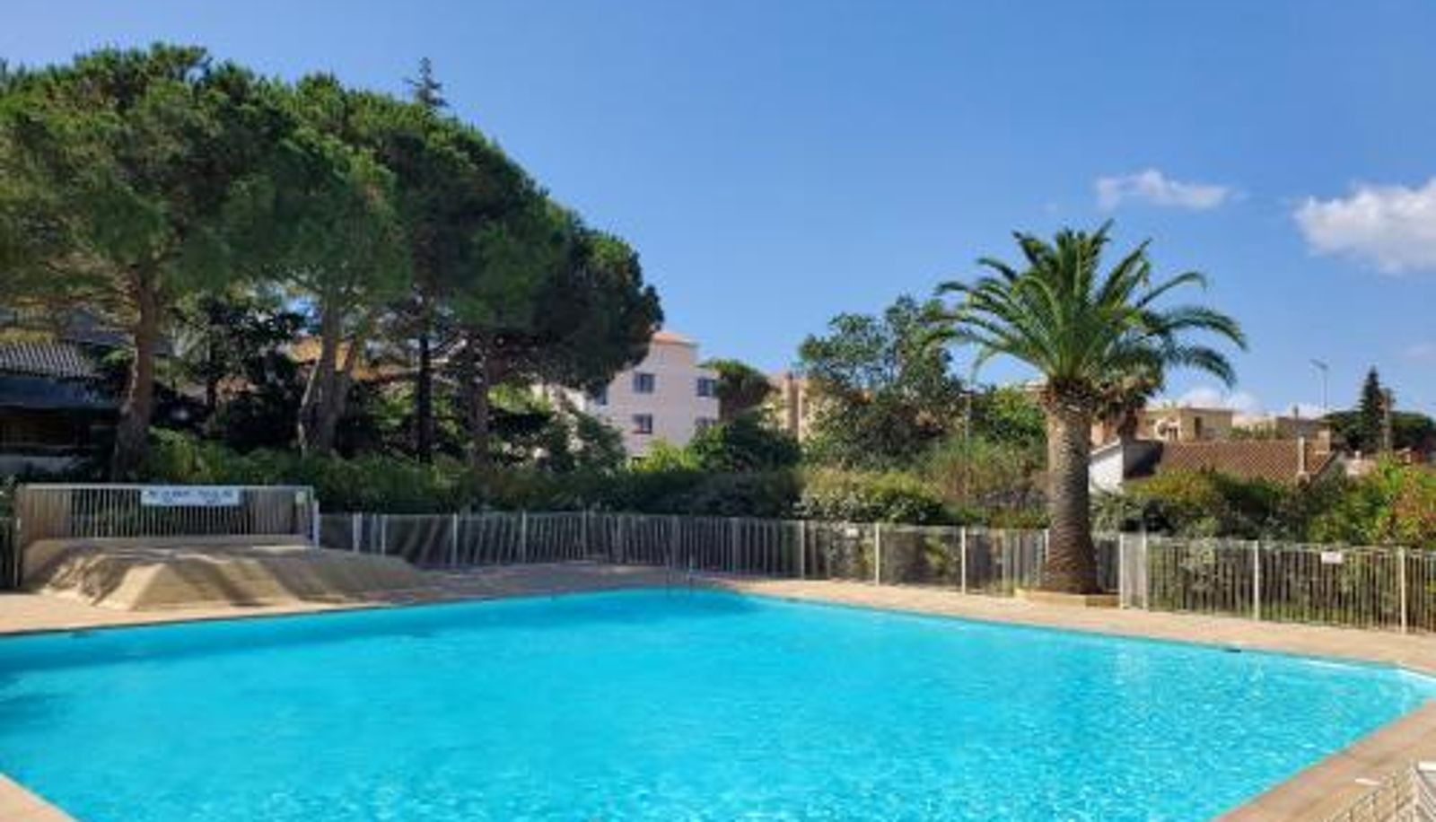 Basen - 5 personn  T2-3 49m2 Frejus Plage LA MIOUGRANO