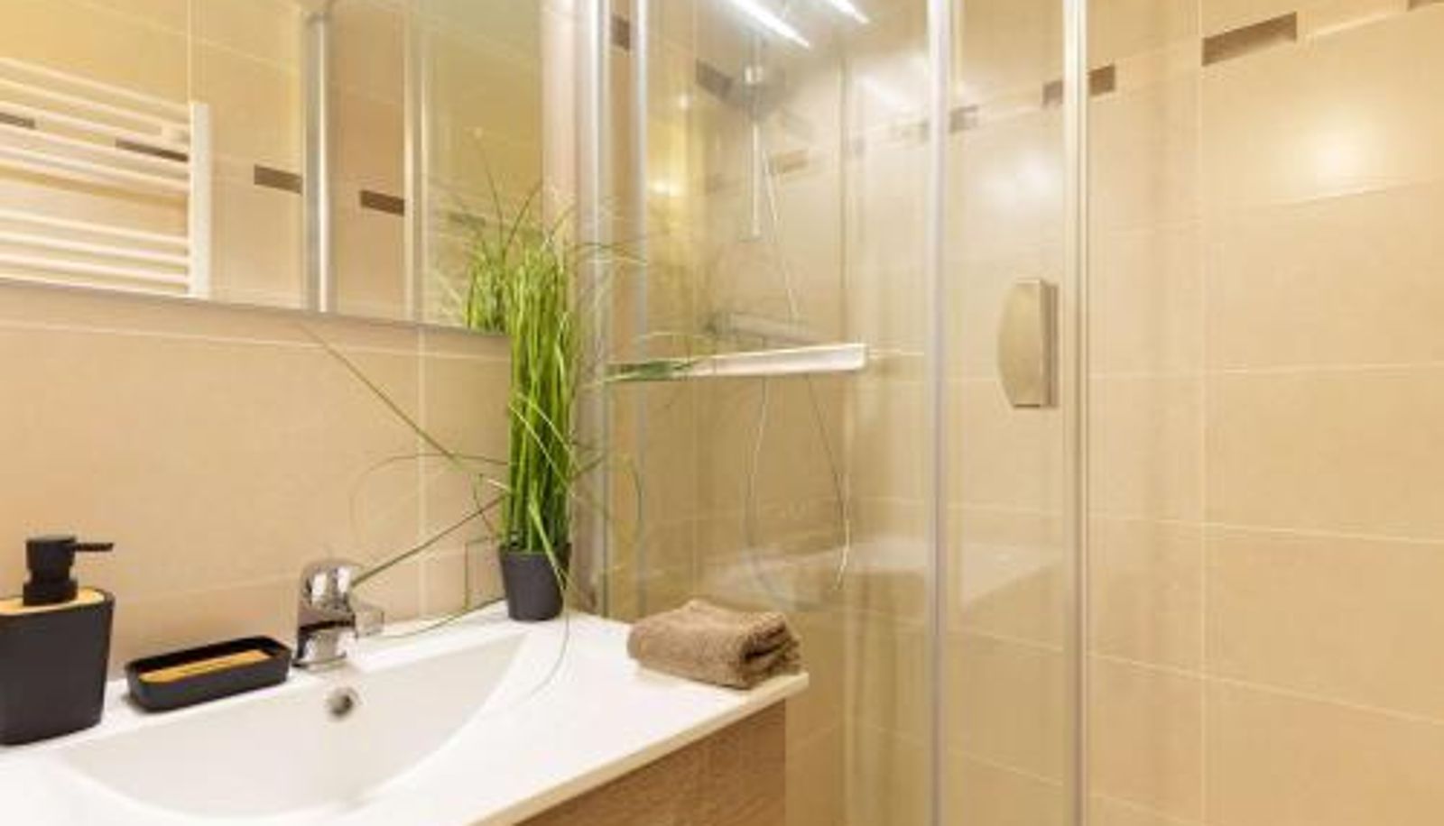 Standard room - wifi inclus - FR-1-296-284  proche centre Appartement calme Saint Lary 4 personnes