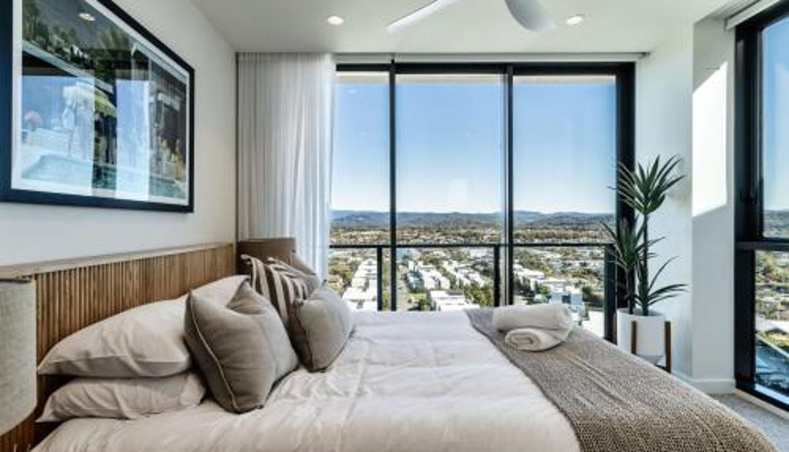 Apartment - Panoramic Penthouse Views